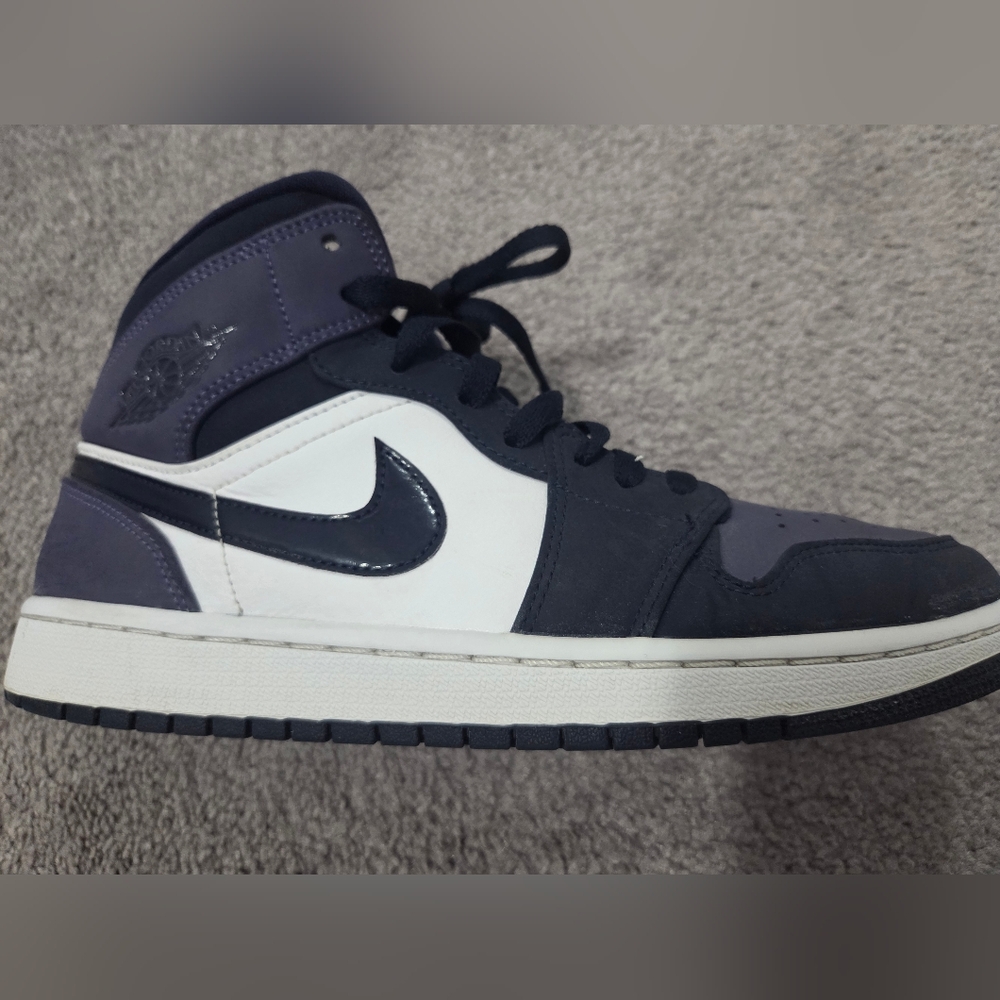 Jordan Athletic Shoes in Black and White